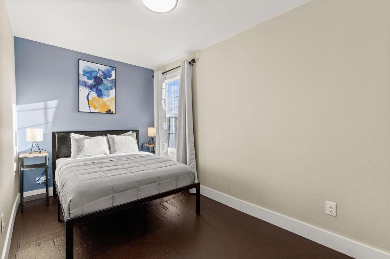Divine Cargo Apartment San Antonio Exterior photo